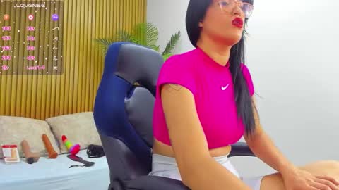 c a r o l i n e online show from 09-27-25, 07:08