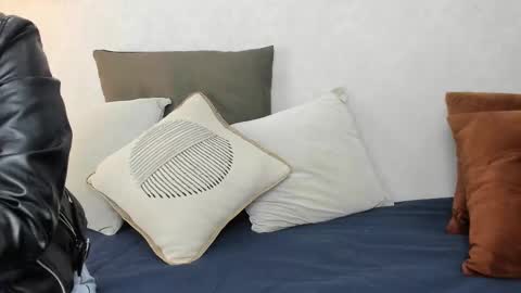  Caroline  online show from 12-05-25, 11:30