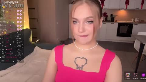 Caro online show from 02-06-25, 10:21