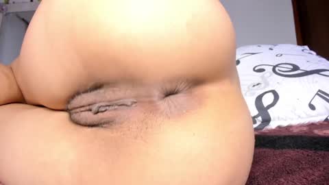 Snapshot of caroline_m8 chatting on 01-05-25, 09:25 CAROLINE online show from 01-05-25, 09:25