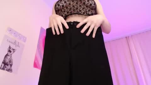 Snapshot of carolineamber chatting on 11-15-25, 07:49 Carlolina online show from 11-15-25, 07:49