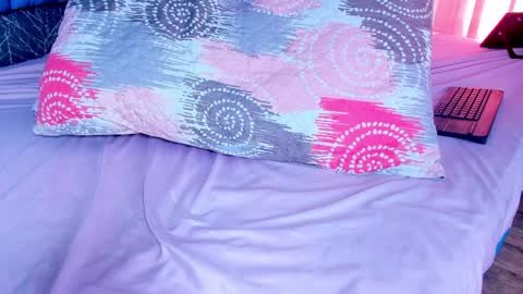 CarolineeGarcia online show from 01-17-25, 05:30