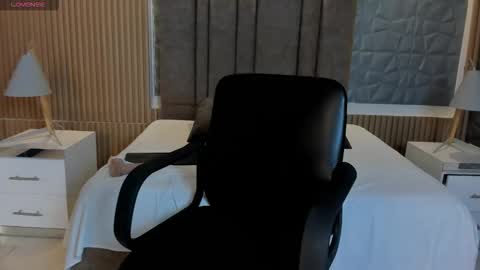 Caro  online show from 11-22-25, 08:57