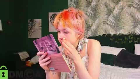 CarolineRichter online show from 12-18-25, 02:50