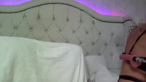 carolinesampaio online show from 04-10-26, 10:53