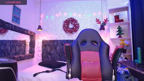 Caroline Scoth online show from 12-11-24, 08:39