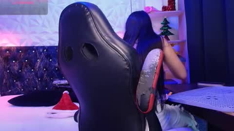 Caroline Scoth online show from 12-31-24, 04:46