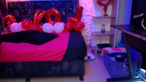 Caroline Scoth online show from 02-18-25, 06:37