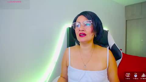 CarolinneFiotti online show from 11-13-25, 02:49