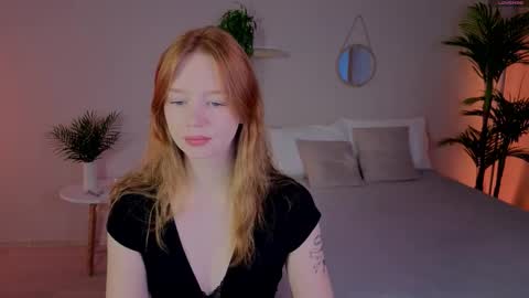 Snapshot of carolinnk chatting on 09-20-25, 02:18 Caro online show from 09-20-25, 02:18