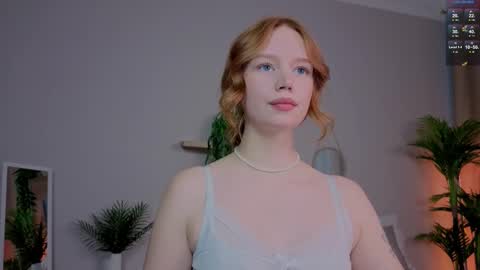 Snapshot of carolinnk chatting on 09-25-25, 02:21 Caro online show from 09-25-25, 02:21