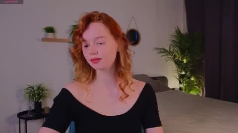 Snapshot of carolinnk chatting on 10-10-25, 02:49 Caro online show from 10-10-25, 02:49