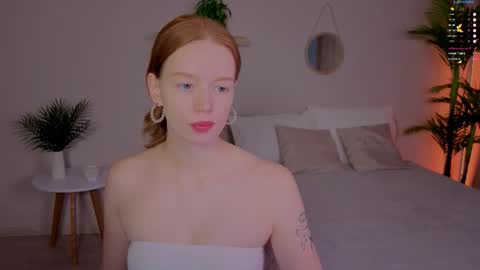 Snapshot of carolinnk chatting on 10-11-25, 02:48 Caro online show from 10-11-25, 02:48