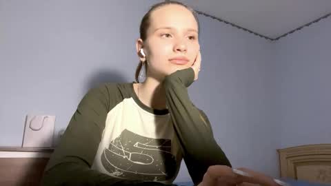 Snapshot of carollgalle chatting on 02-23-26, 04:48 Carolina online show from 02-23-26, 04:48