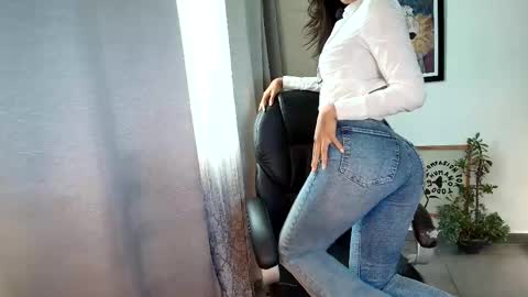 Caro online show from 10-17-25, 07:49