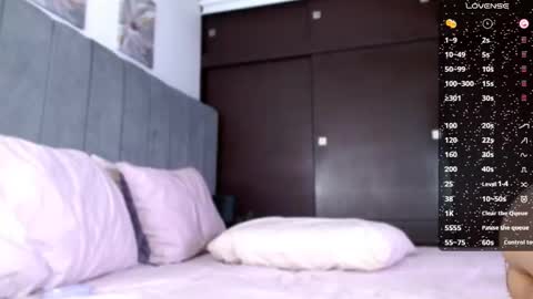 Carolinne online show from 02-04-25, 01:06