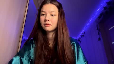 Snapshot of carolynexford chatting on 11-26-25, 09:10 Emma online show from 11-26-25, 09:10