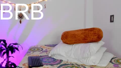 Nia  online show from 01-18-25, 01:19