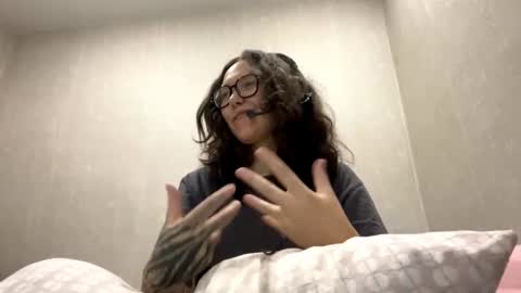 Snapshot of carrollaforte chatting on 11-12-25, 05:41 Emilia online show from 11-12-25, 05:41