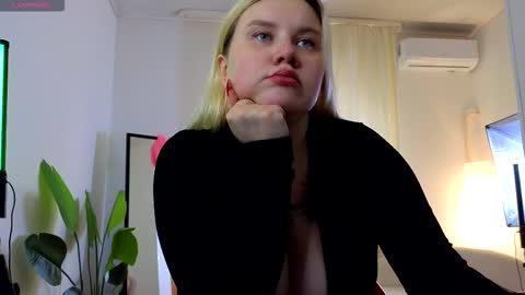 Casey Robbins online show from 10-27-25, 04:38