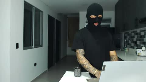 Snapshot of cash_master777 chatting on 11-27-25, 11:18 cash_master777 online show from 11-27-25, 11:18