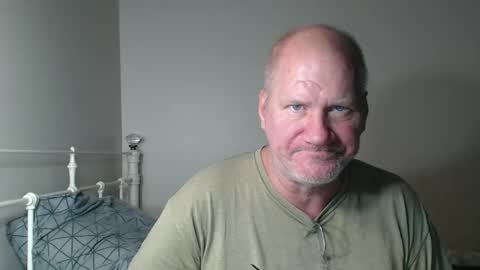 Snapshot of casinocam chatting on 12-21-25, 04:14 CasinoCam online show from 12-21-25, 04:14