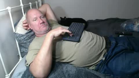 Snapshot of casinocam chatting on 12-22-25, 05:15 CasinoCam online show from 12-22-25, 05:15