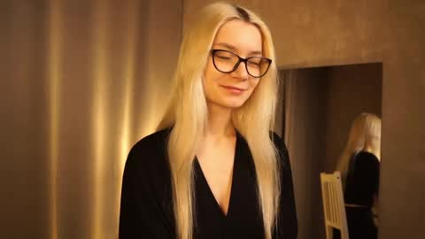 Cassie online show from 03-01-25, 09:37