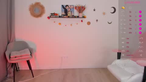 Snapshot of cassie_evansss chatting on 11-04-25, 05:17 Cassie online show from 11-04-25, 05:17