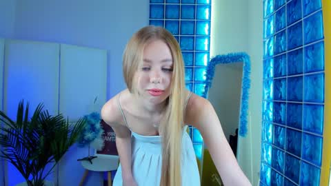 Hello my name is Cassie and my friend Nilo is also here online show from 12-12-24, 11:40