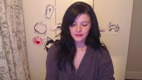 Snapshot of cassiealvarez chatting on 10-06-25, 02:31 cassiealvarez online show from 10-06-25, 02:31