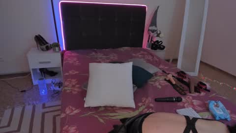 Cassie online show from 01-31-25, 06:46