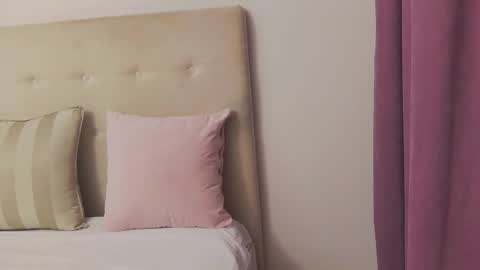 CassieHilton online show from 10-28-25, 08:44