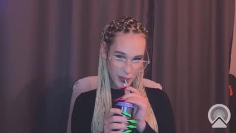 Snapshot of cassiemich chatting on 12-04-24, 03:54 Cassie online show from 12-04-24, 03:54