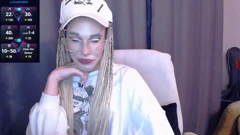 Snapshot of cassiemich chatting on 12-13-24, 06:27 Cassie online show from 12-13-24, 06:27