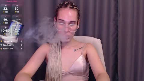 Snapshot of cassiemich chatting on 12-22-24, 03:11 Cassie online show from 12-22-24, 03:11