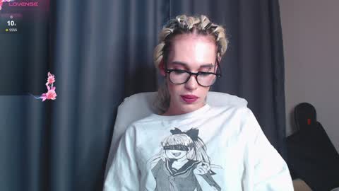 Snapshot of cassiemich chatting on 01-08-25, 08:18 Cassie online show from 01-08-25, 08:18