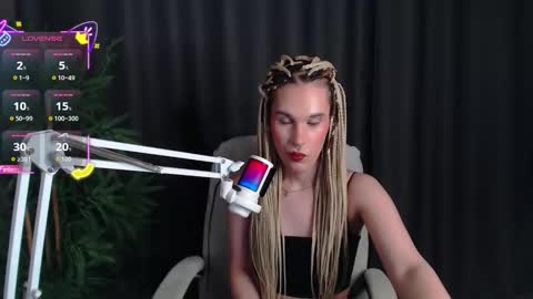 Snapshot of cassiemich chatting on 12-01-25, 09:09 Cassie online show from 12-01-25, 09:09