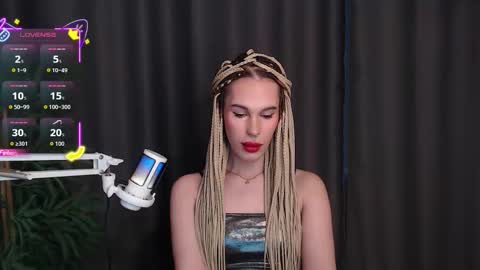 Cassie online show from 12-19-25, 08:43