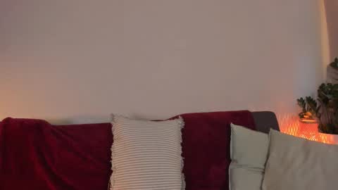 Snapshot of cassisland chatting on 10-27-25, 01:59 cassandra online show from 10-27-25, 01:59