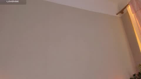 Snapshot of cassisland chatting on 11-21-25, 12:43 cassandra online show from 11-21-25, 12:43