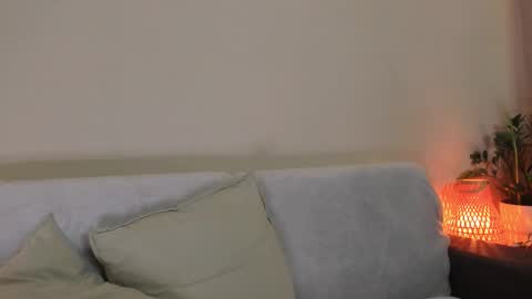 Snapshot of cassisland chatting on 12-21-25, 09:22 cassandra online show from 12-21-25, 09:22