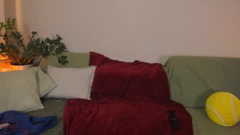 Snapshot of cassisland chatting on 02-16-26, 12:51 cassandra online show from 02-16-26, 12:51