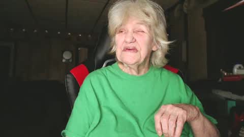 cat online show from 12-21-24, 08:21