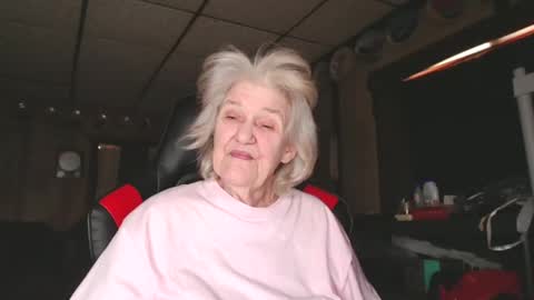 cat online show from 12-28-24, 05:14