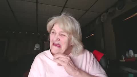 cat online show from 12-31-24, 04:35