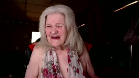 cat online show from 09-28-25, 03:17