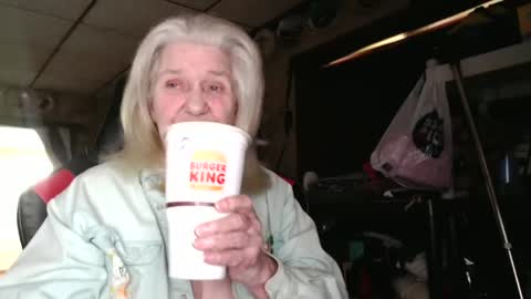 cat online show from 09-30-25, 04:23