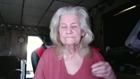 cat online show from 10-03-25, 05:43