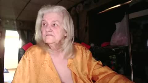 cat online show from 10-05-25, 04:38